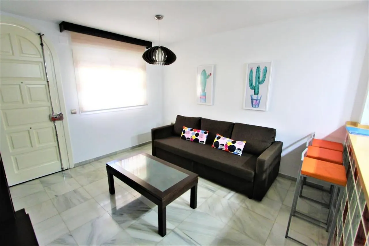 Apartamento Andalucia - A 100 Metros De La Playa, Camino Recto Sin Cuestas - Piscina Benalmadena 0*,  Spain