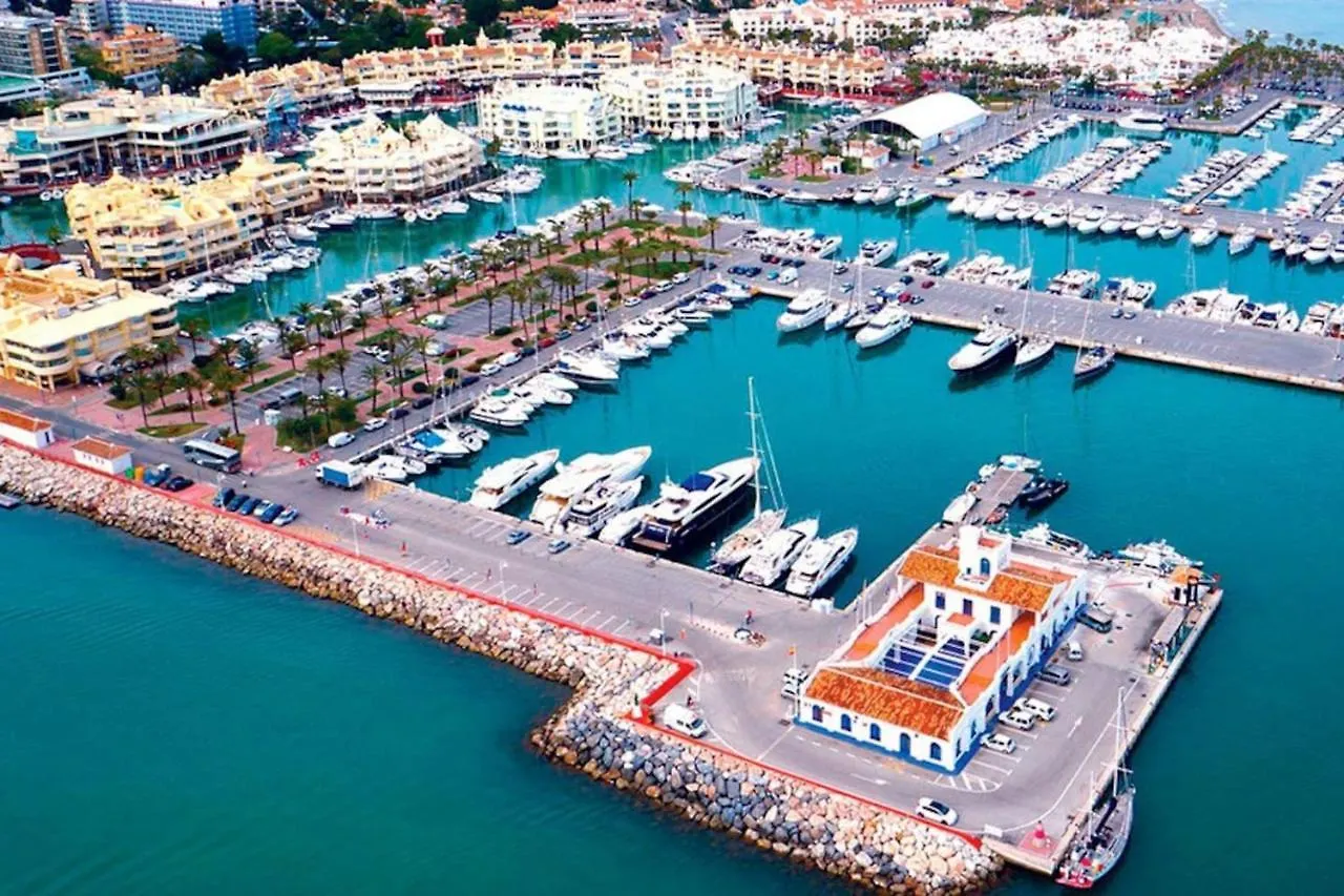 Apartamento Andalucia - A 100 Metros De La Playa, Camino Recto Sin Cuestas - Piscina Benalmadena 0*,  Spain
